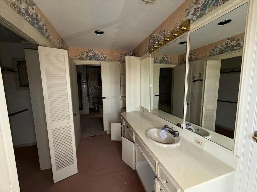 808 Ox Bow Horseshoe Bay TX 78657