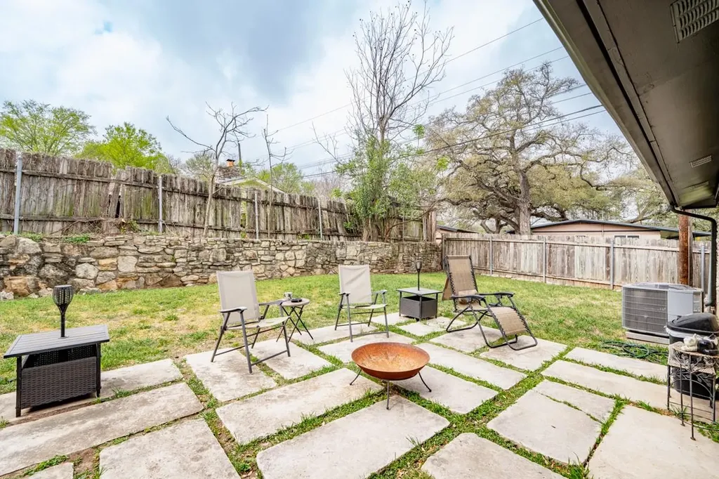 4407 Terrilance Drive Austin TX 78741