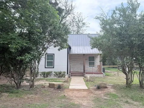 403 Taylor Street Smithville TX 78957