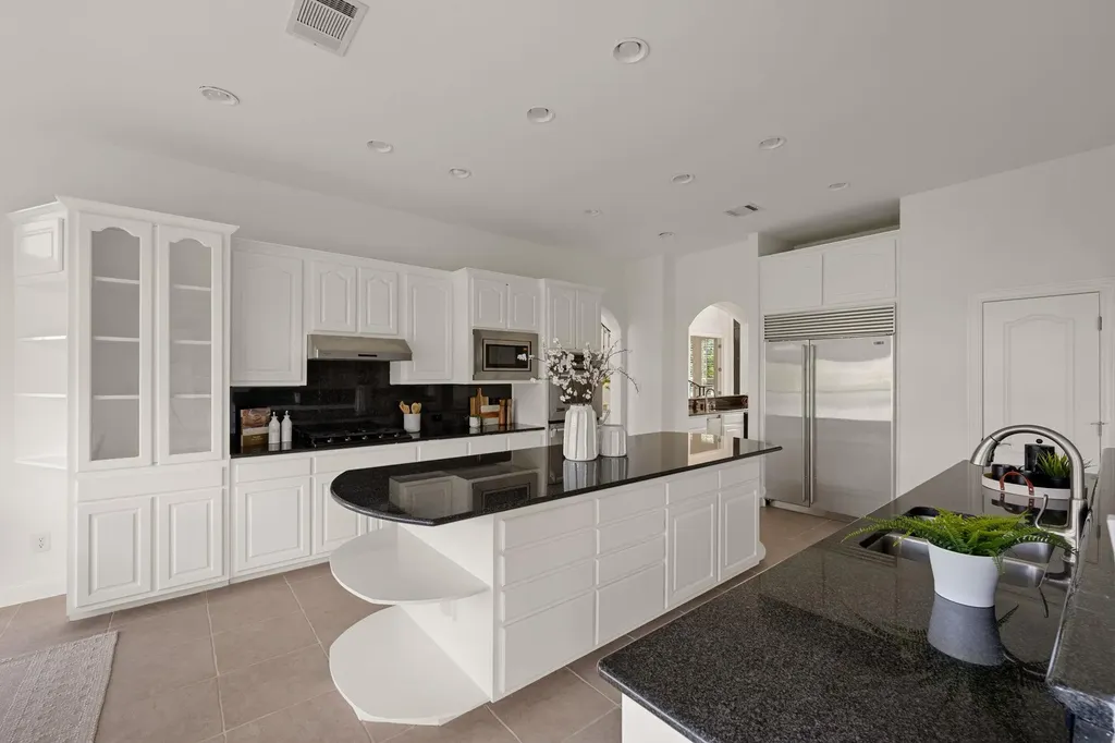 10105 Pickfair Drive Austin TX 78750