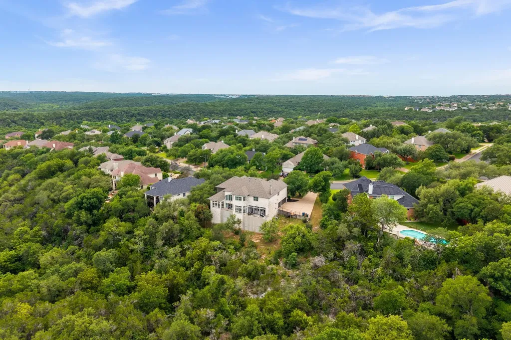 10105 Pickfair Drive Austin TX 78750