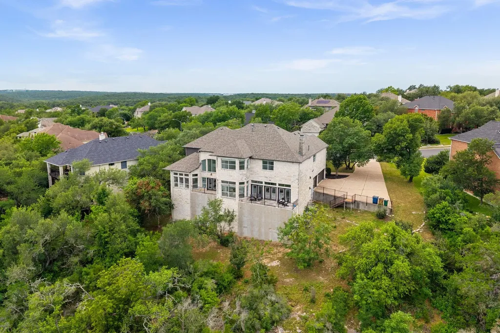 10105 Pickfair Drive Austin TX 78750