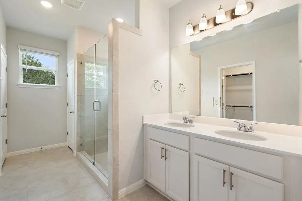 1504 Corsac Way Austin TX 78758