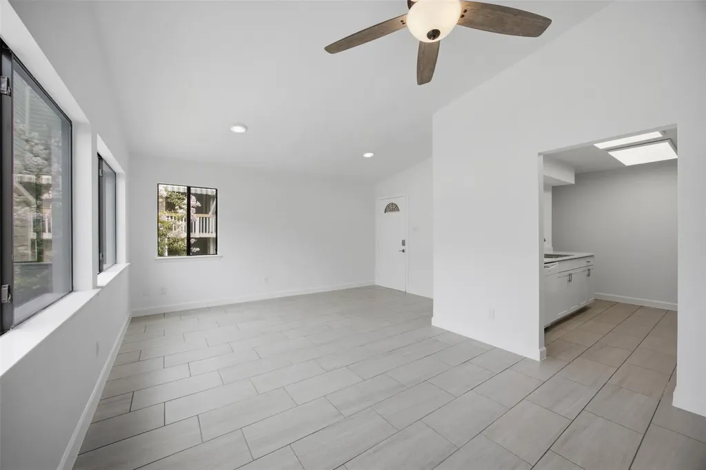 5801 Thunderbird Street Lago Vista TX 78645