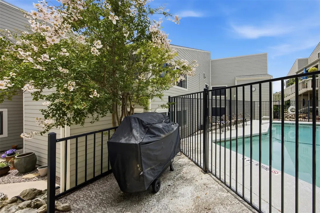 5801 Thunderbird Street Lago Vista TX 78645
