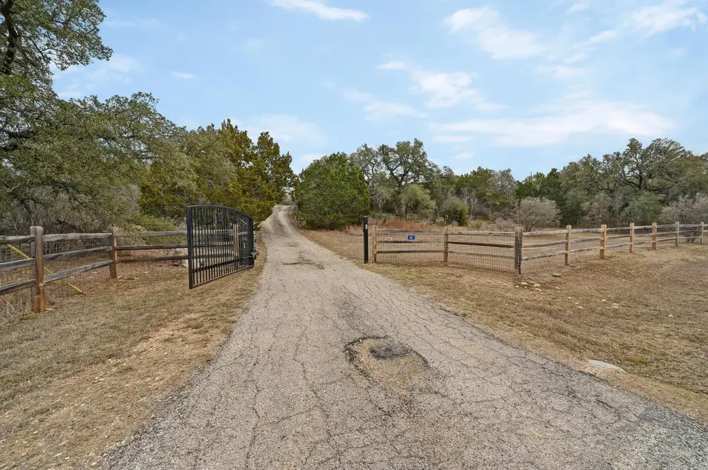 140 Barton Ranch Circle Dripping Springs TX 78620
