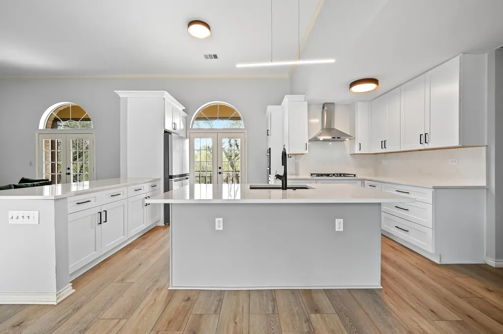 140 Barton Ranch Circle Dripping Springs TX 78620