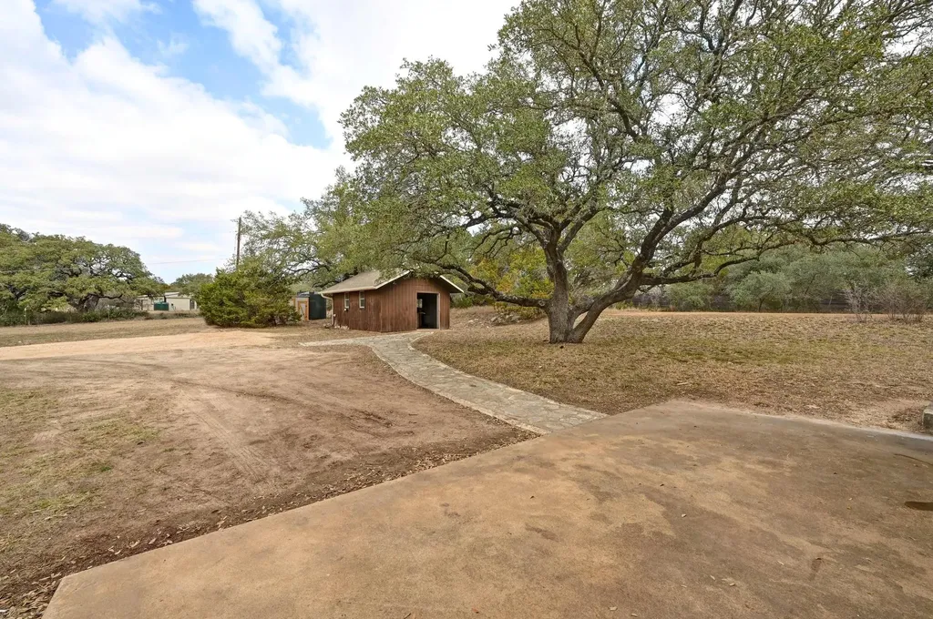 140 Barton Ranch Circle Dripping Springs TX 78620