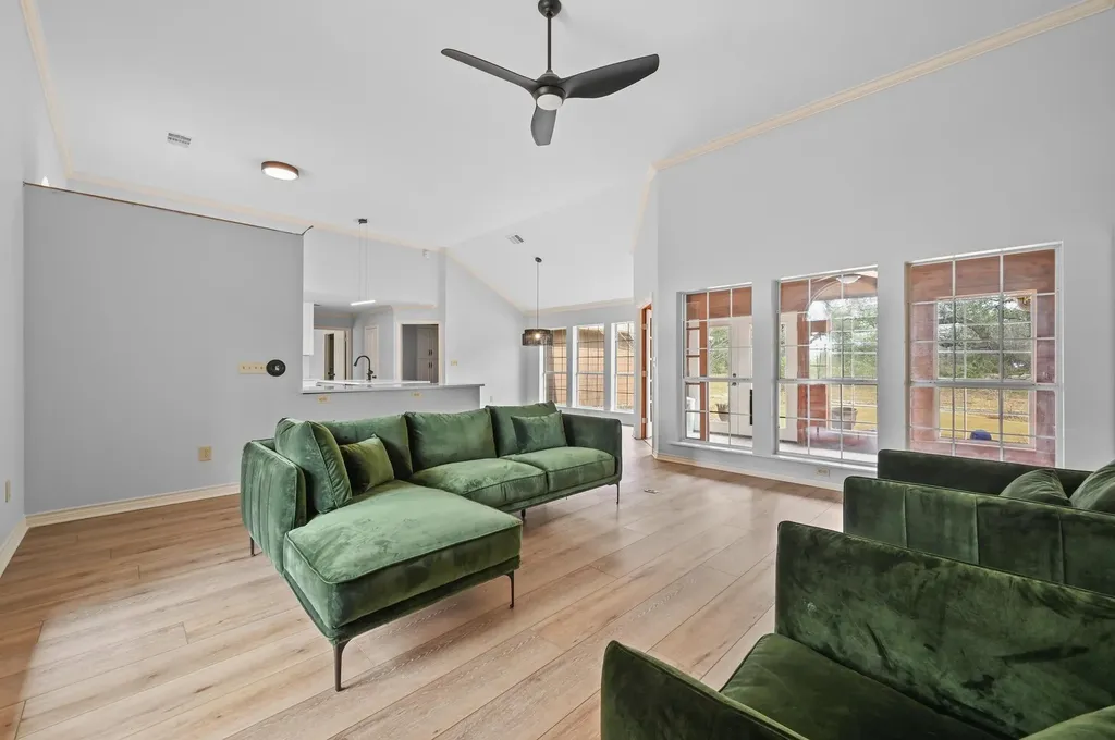 140 Barton Ranch Circle Dripping Springs TX 78620