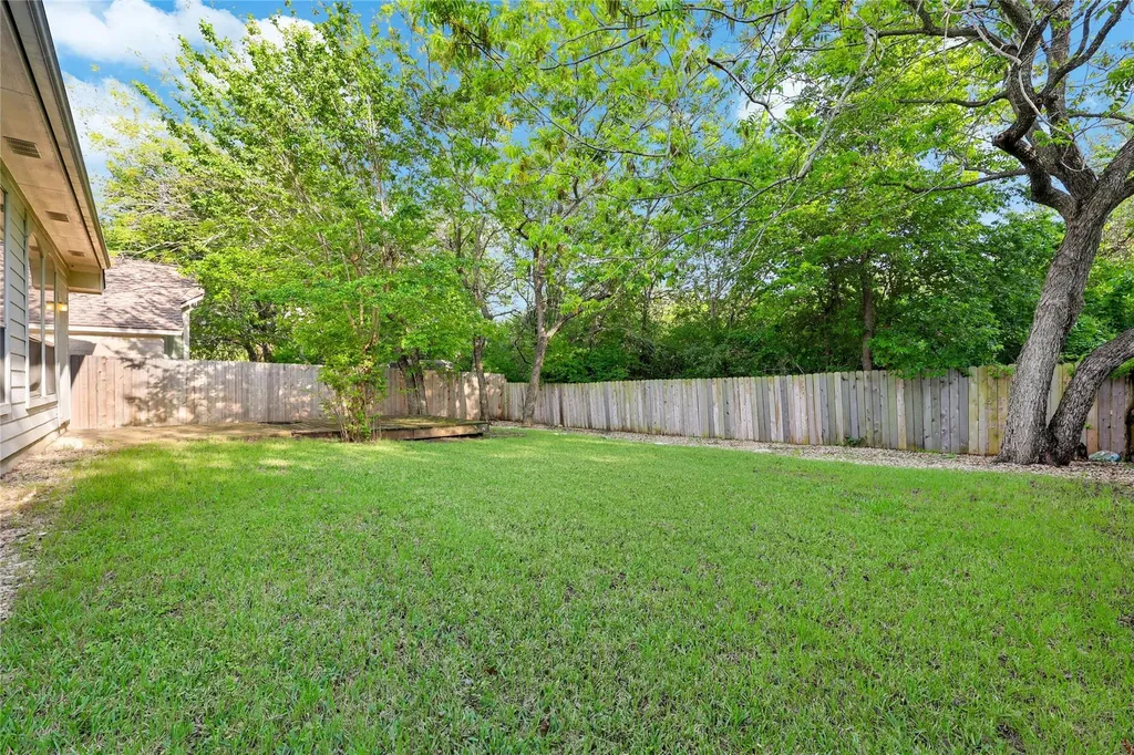 6815 Poncha Pass Austin TX 78749