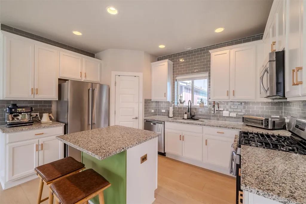 2012 Dinsdale Lane Austin TX 78741