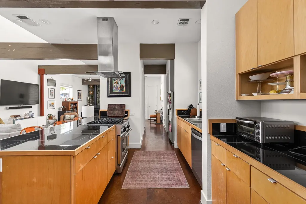 1708 Harvey Street Austin TX 78702