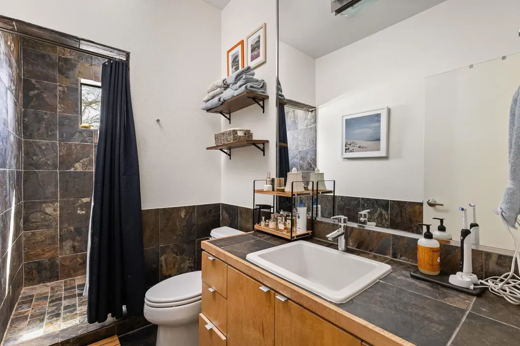 1708 Harvey Street Austin TX 78702