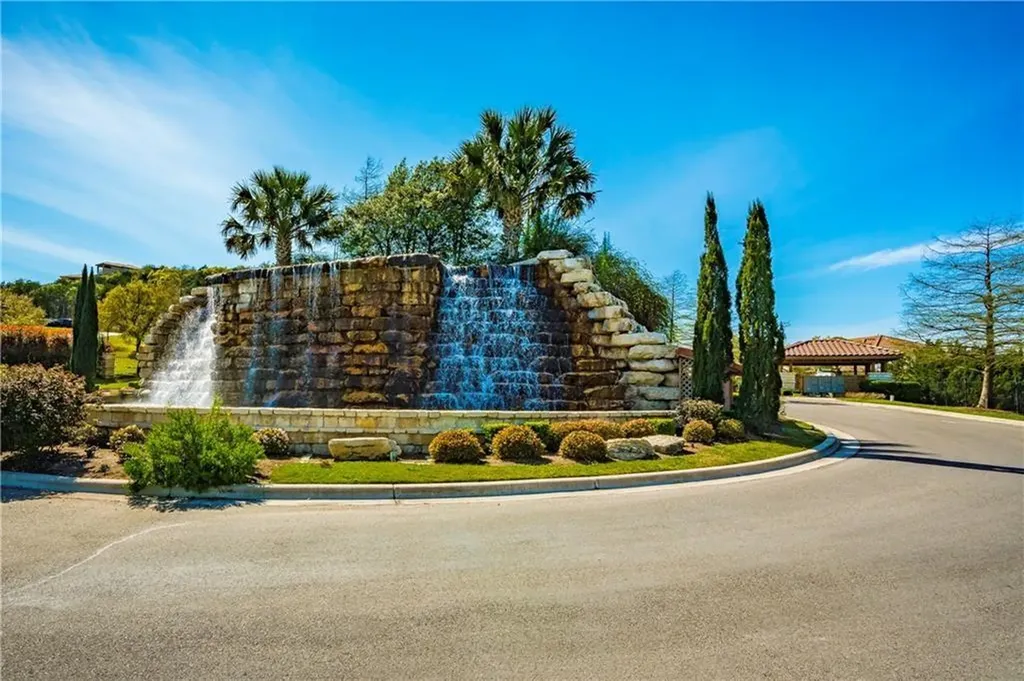106 Piazza Vetta Drive Austin TX 78734