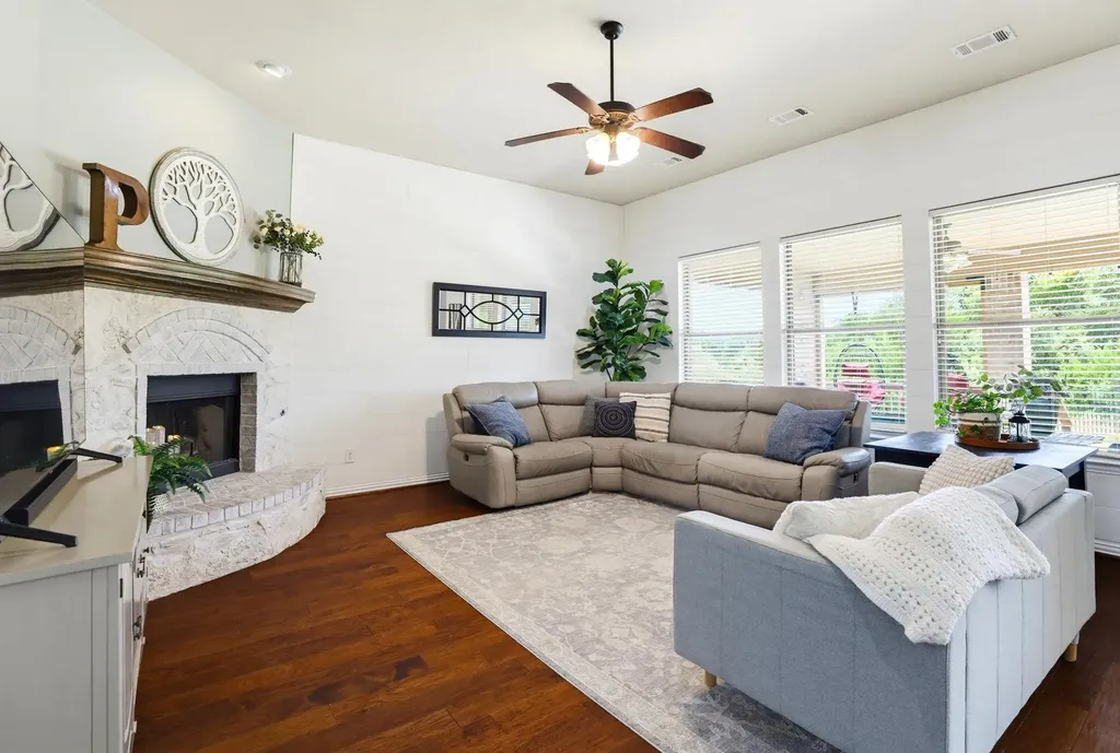 276 Merion Drive Austin TX 78737
