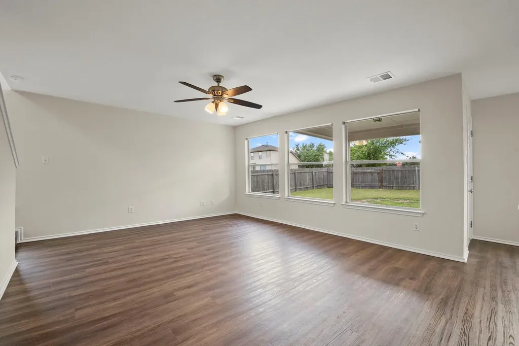 1217 Coronation Way Pflugerville TX 78660