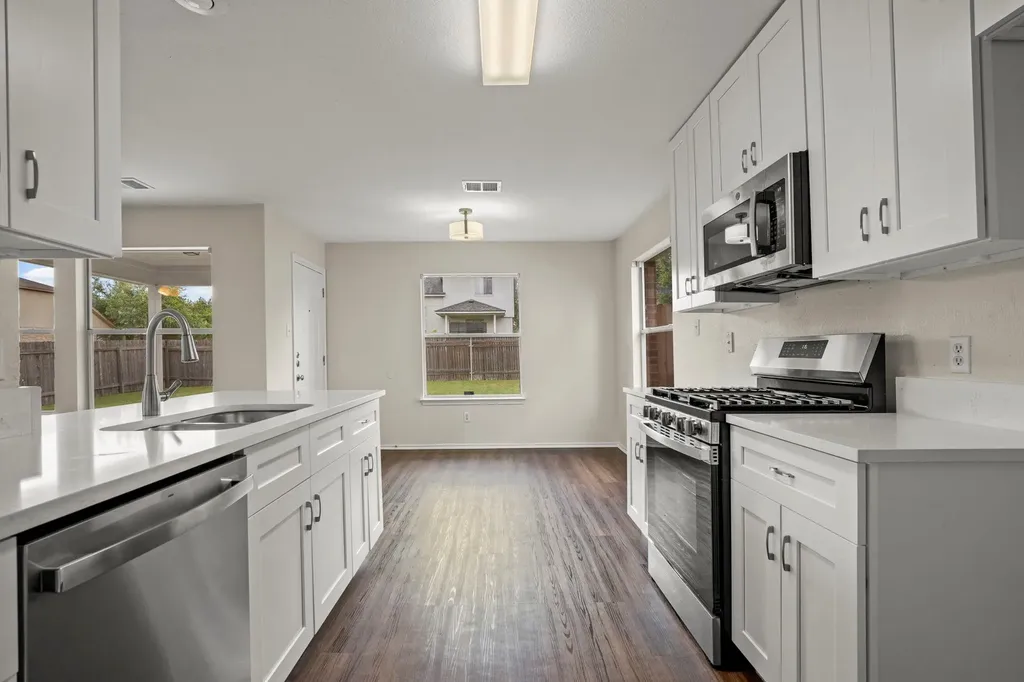 1217 Coronation Way Pflugerville TX 78660