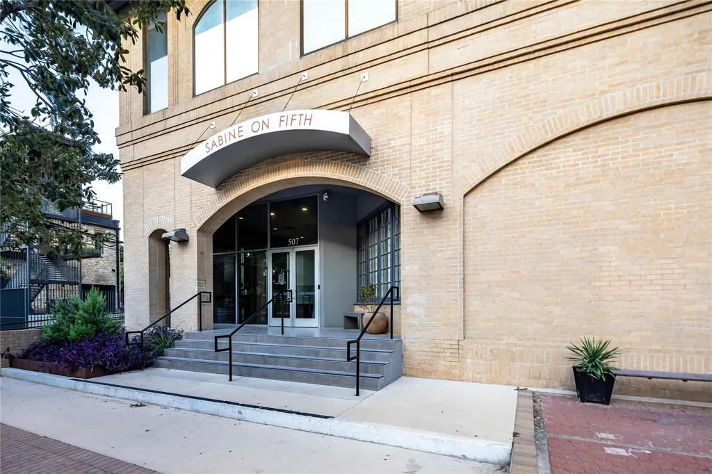 507 Sabine Street Austin TX 78701