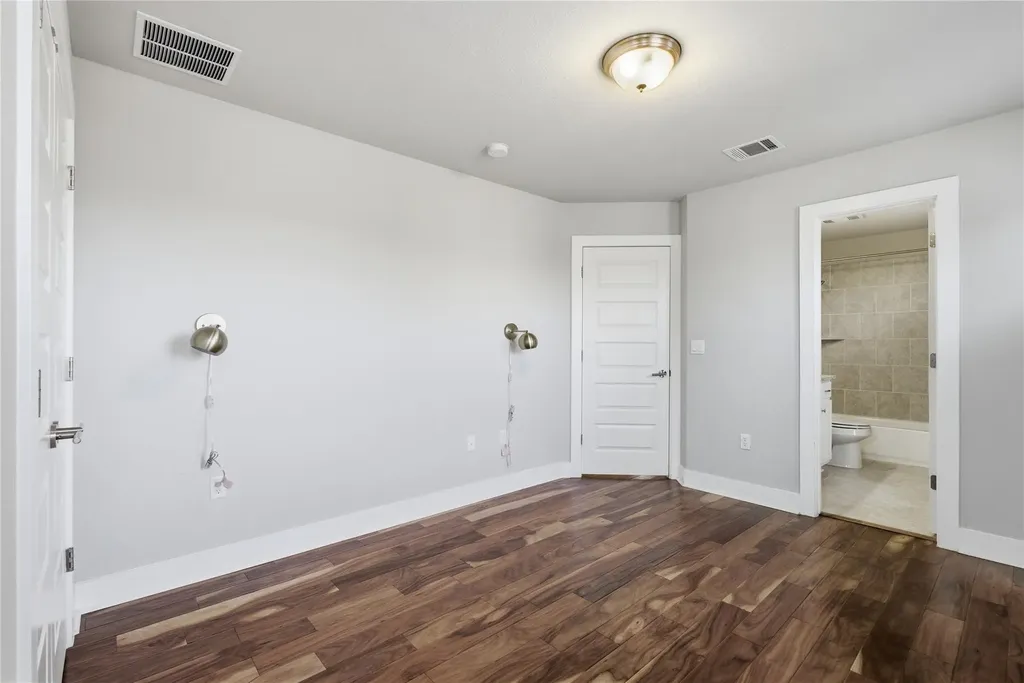 1937 Tramson Drive Austin TX 78741