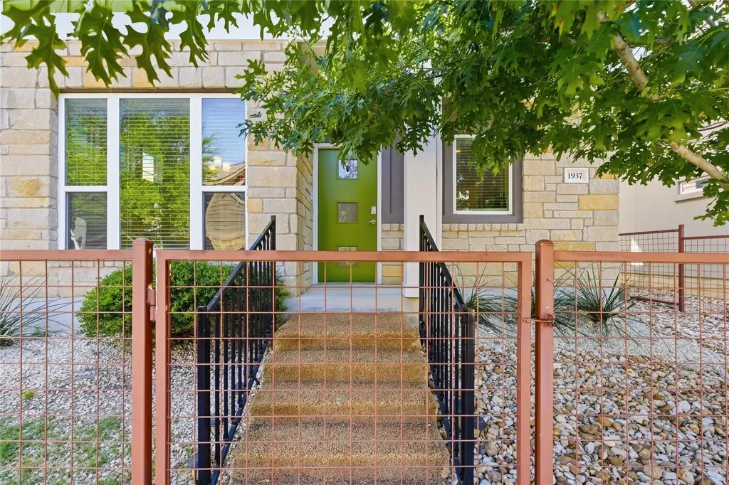 1937 Tramson Drive Austin TX 78741