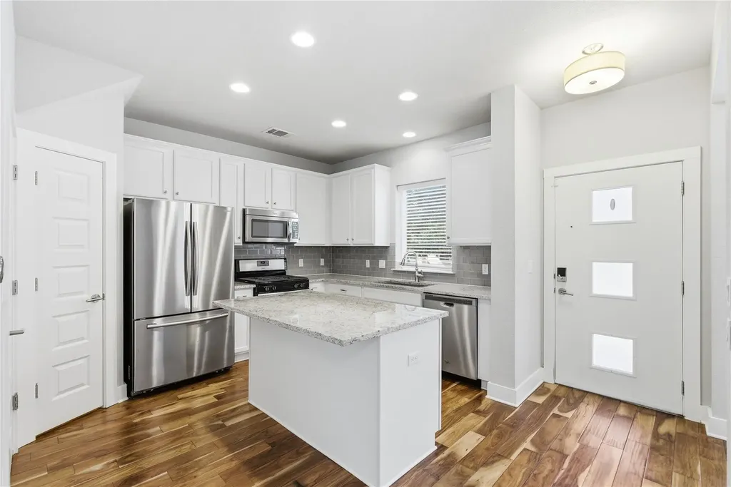 1937 Tramson Drive Austin TX 78741