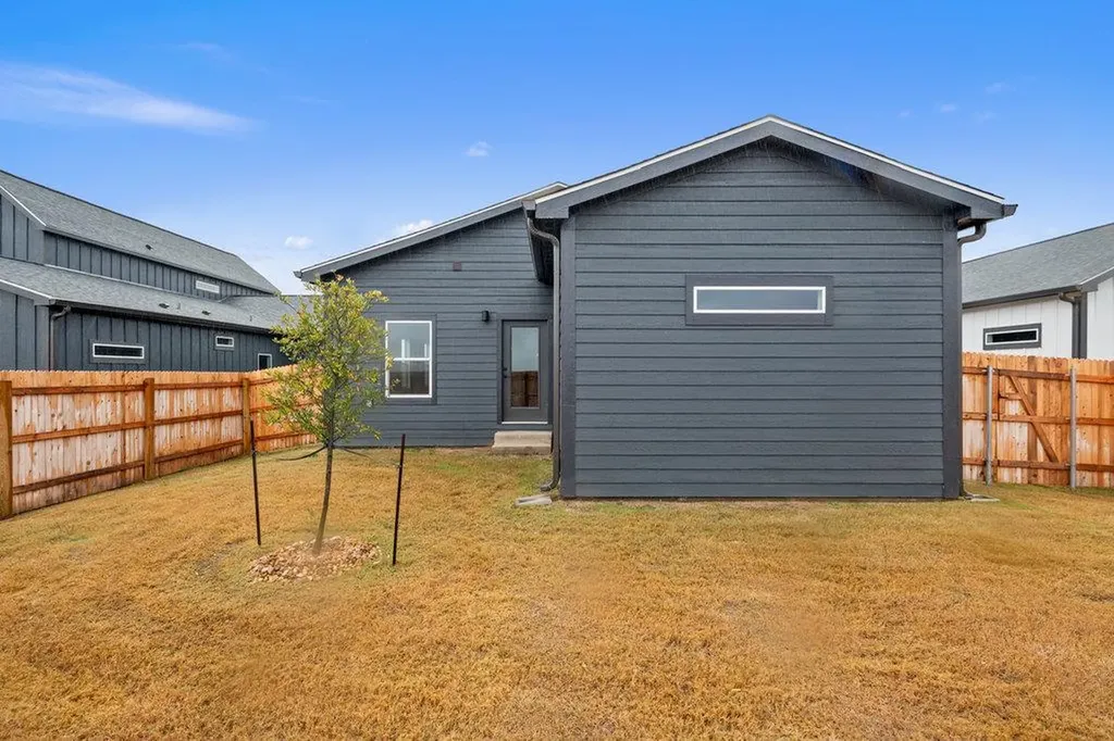 2027 Applewood Drive Lockhart TX 78644