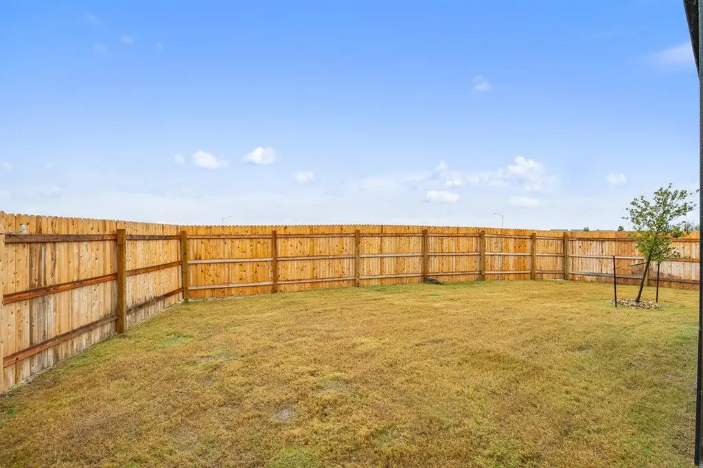 2027 Applewood Drive Lockhart TX 78644