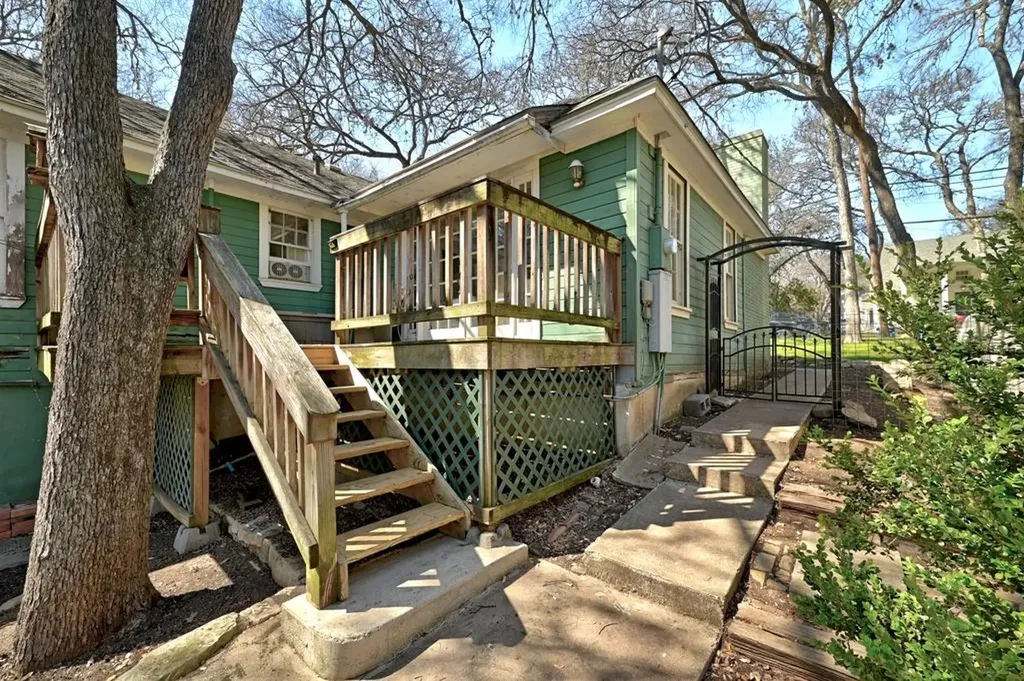 2007 Sharon Lane Austin TX 78703