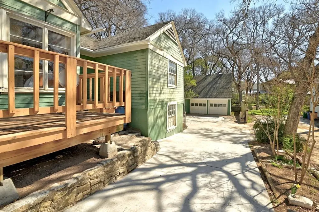 2007 Sharon Lane Austin TX 78703