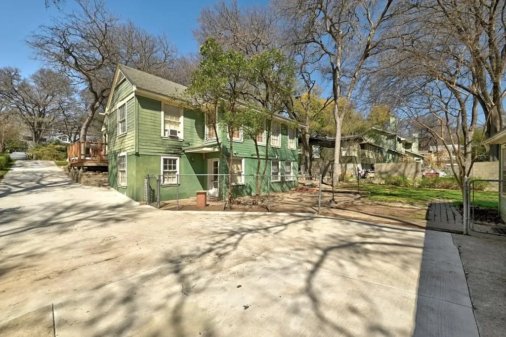 2007 Sharon Lane Austin TX 78703