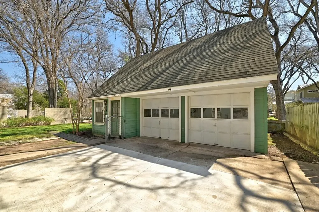 2007 Sharon Lane Austin TX 78703