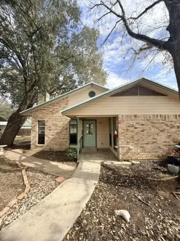 728 W San Antonio Street Lockhart TX 78644