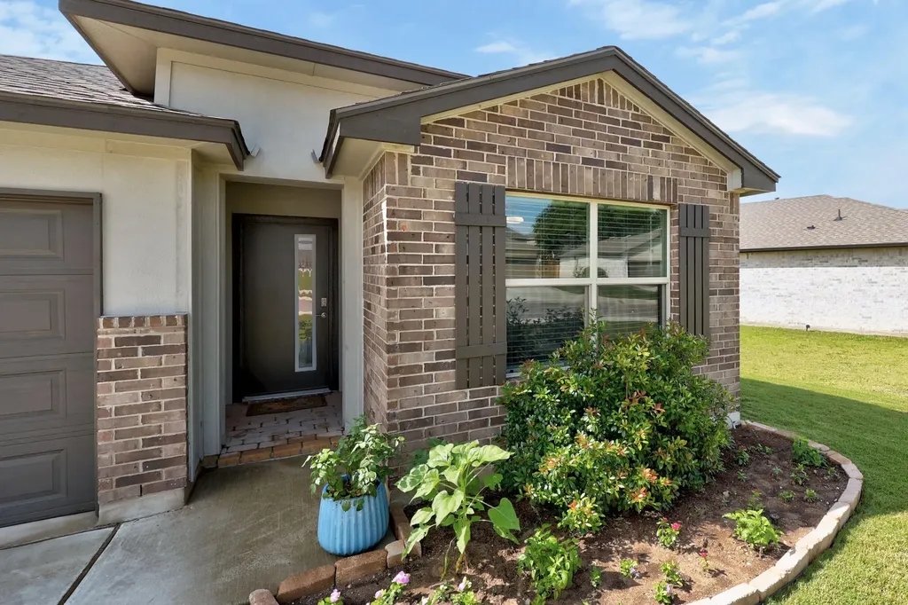 108 Coda Crossing Georgetown TX 78633