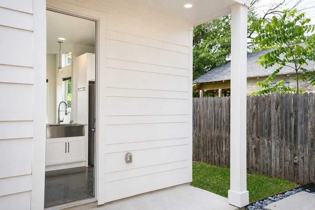1123 Omega Avenue Austin TX 78721
