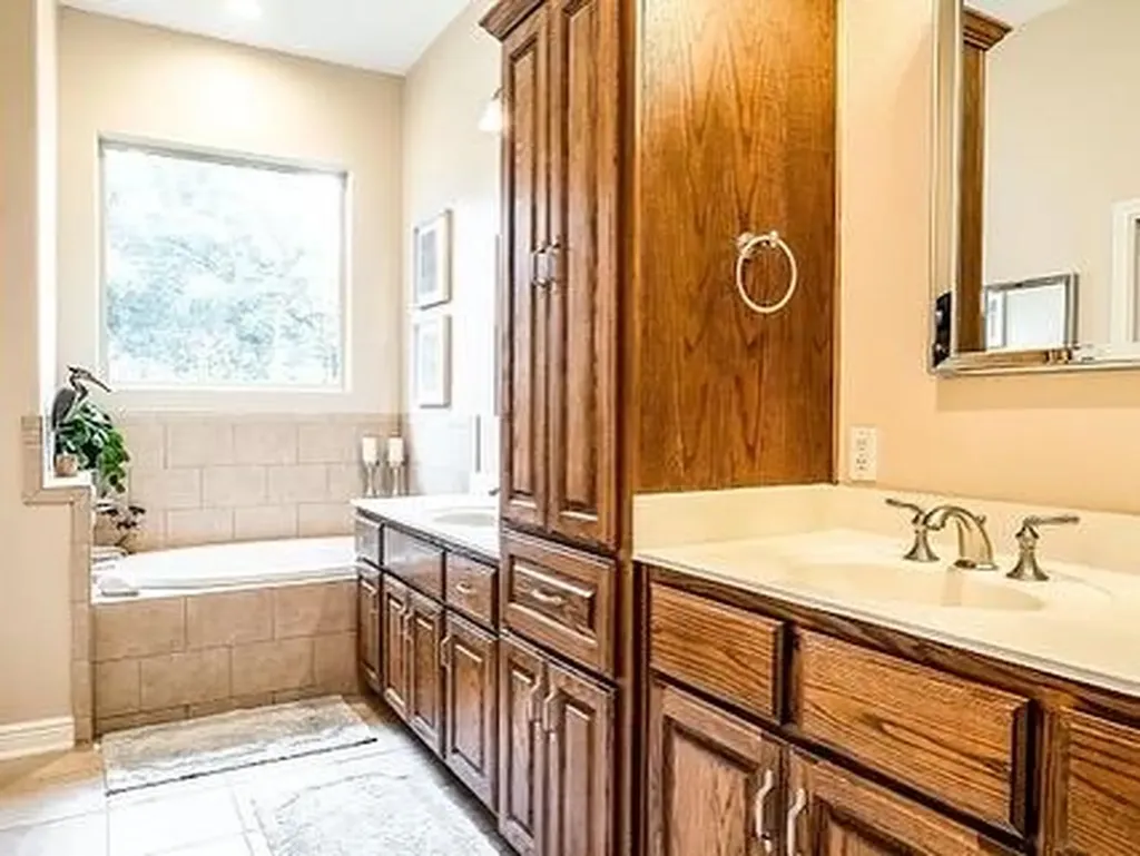 16308 Lake Loop Austin TX 78734
