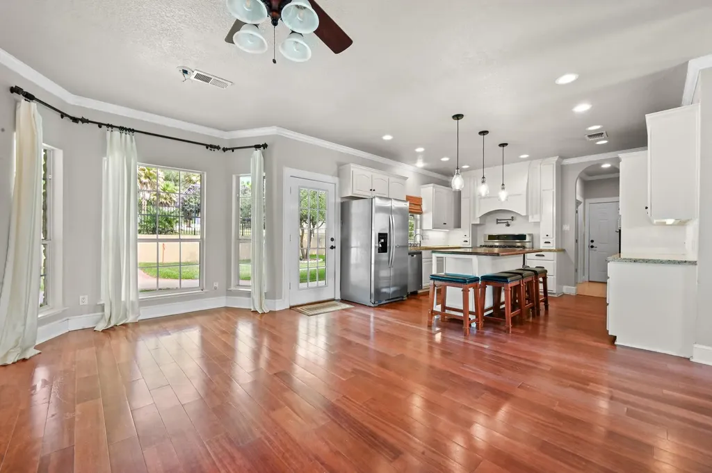 1175 Southern Way Luling TX 78648