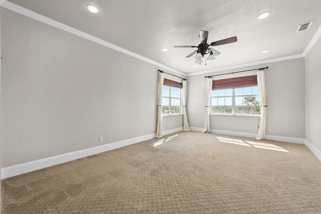 1175 Southern Way Luling TX 78648