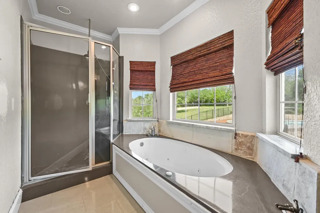 1175 Southern Way Luling TX 78648