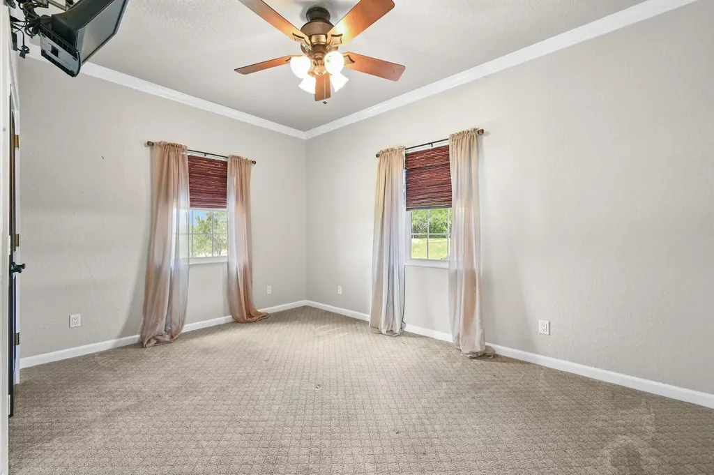 1175 Southern Way Luling TX 78648