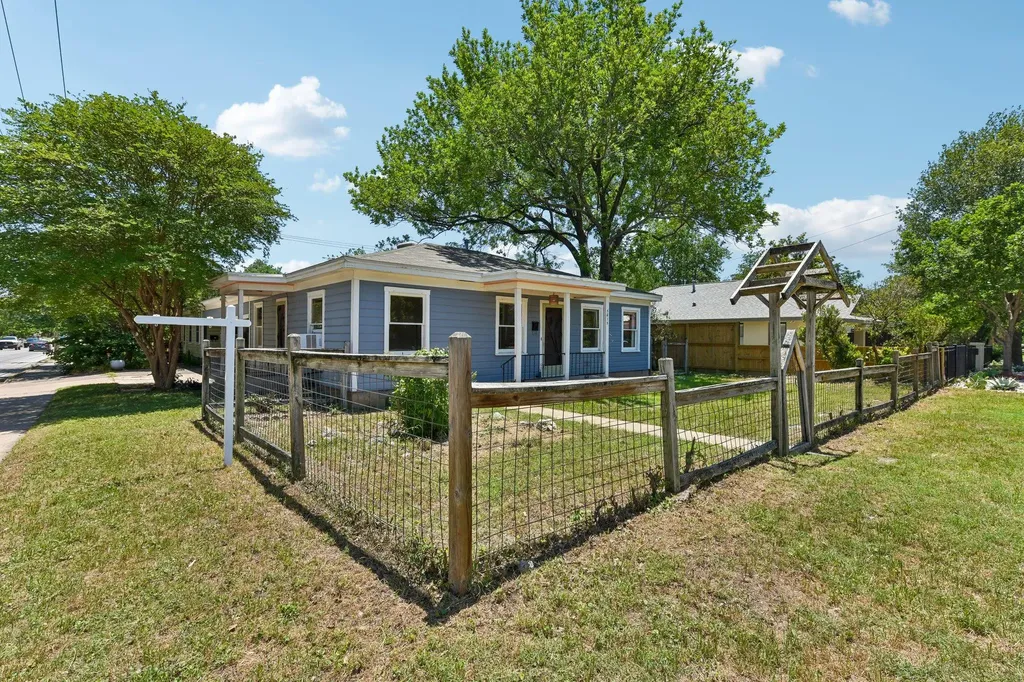 5015 Ave G Austin TX 78751