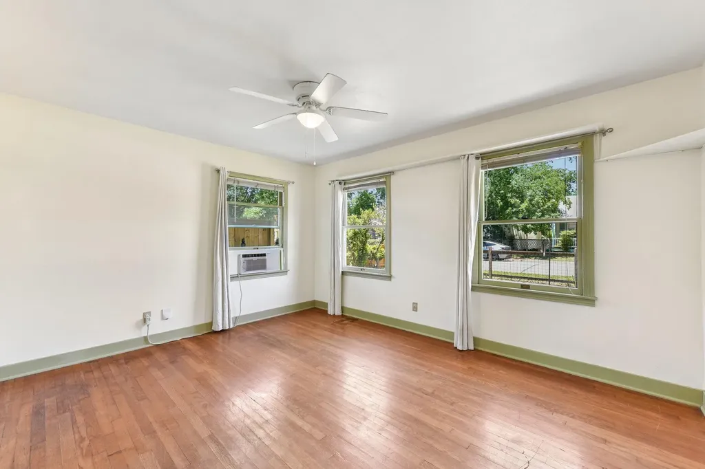5015 Ave G Austin TX 78751