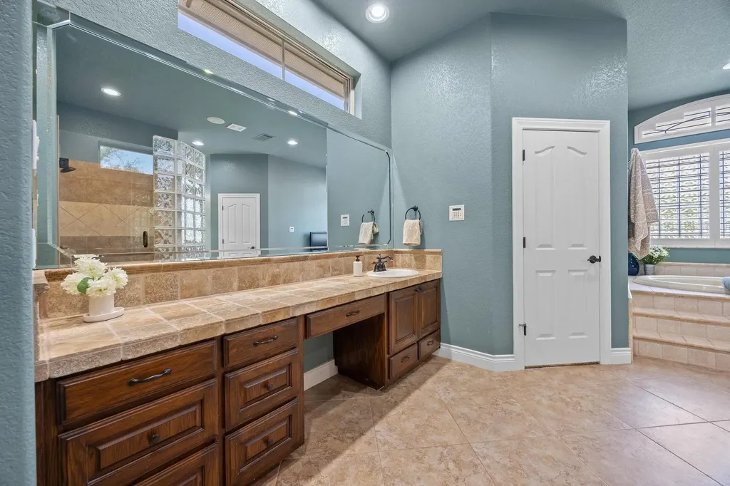 112 Shady Elm Georgetown TX 78633