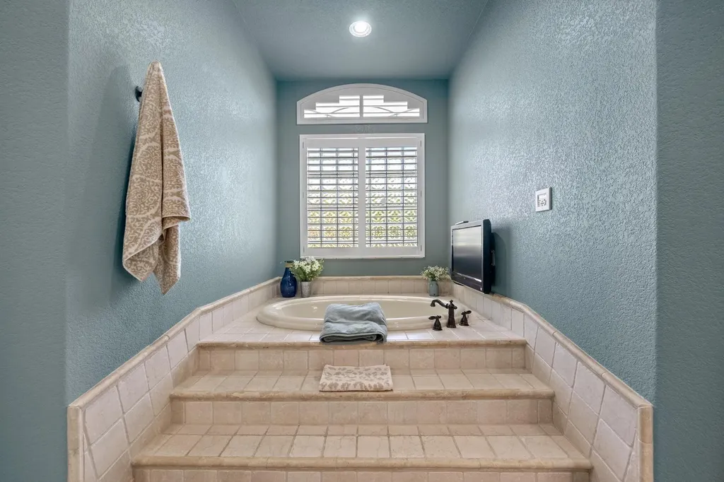 112 Shady Elm Georgetown TX 78633