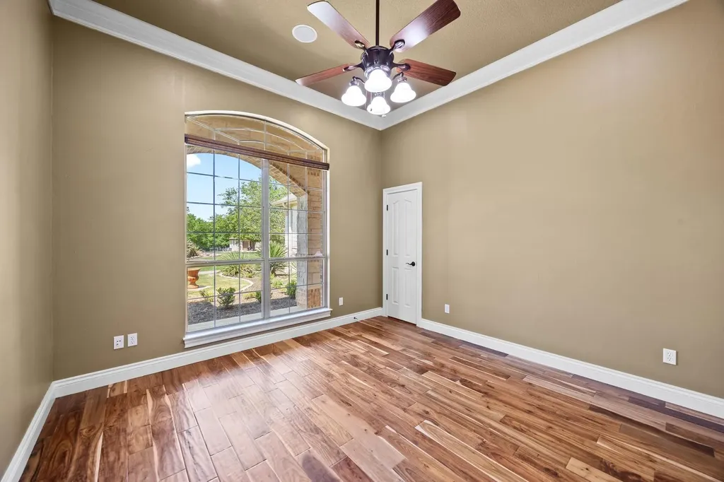 112 Shady Elm Georgetown TX 78633
