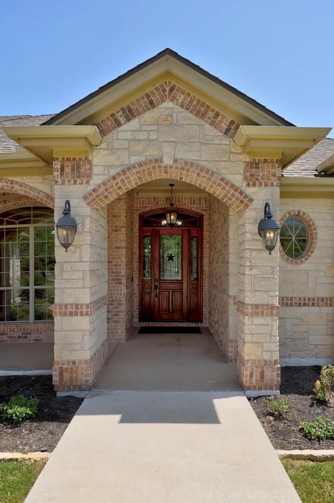 112 Shady Elm Georgetown TX 78633