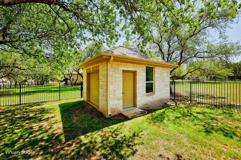 112 Shady Elm Georgetown TX 78633