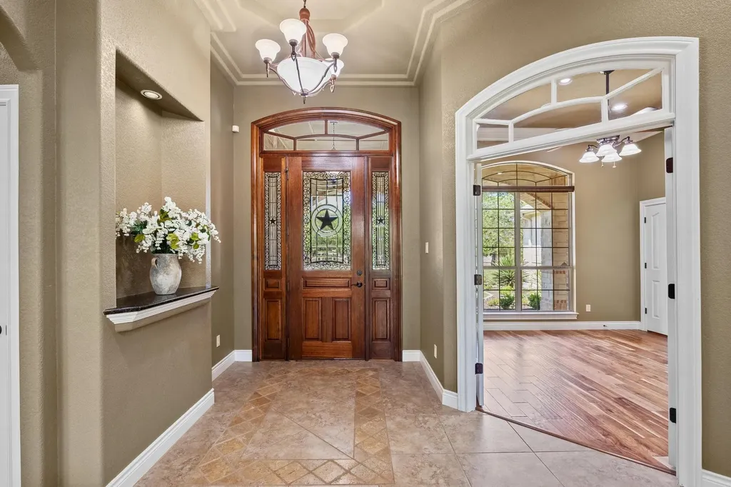 112 Shady Elm Georgetown TX 78633