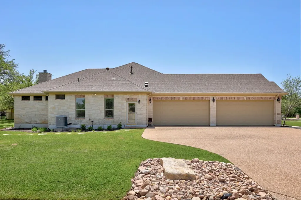 112 Shady Elm Georgetown TX 78633