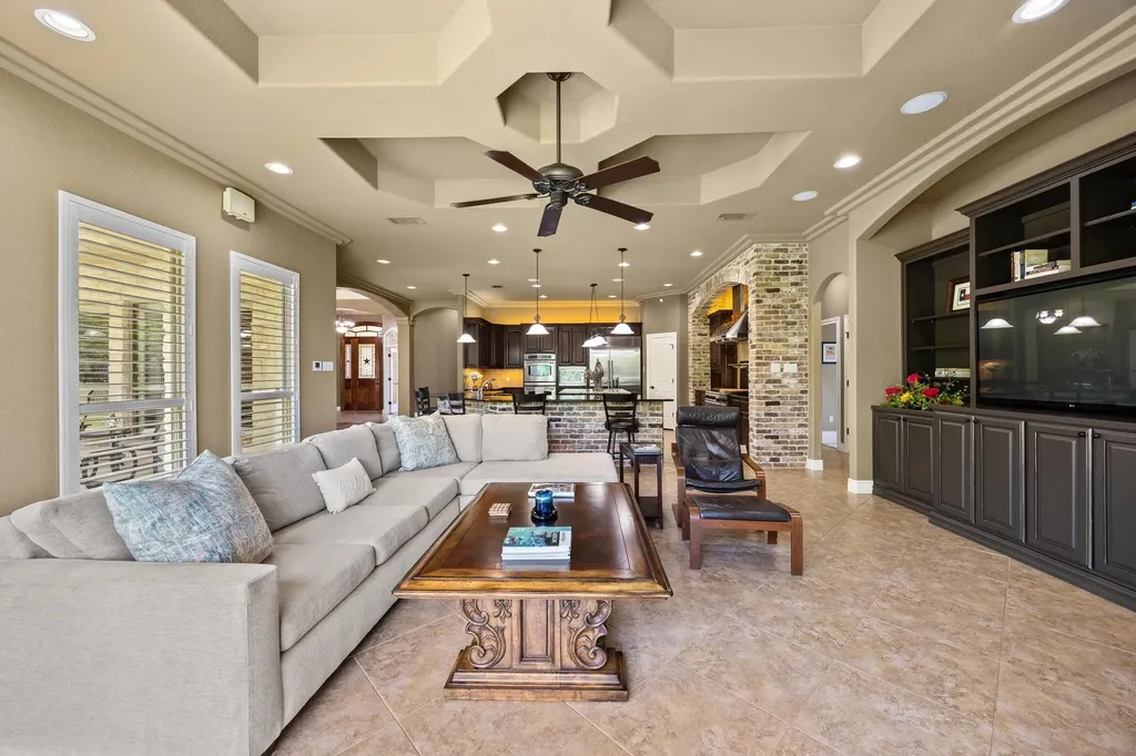112 Shady Elm Georgetown TX 78633