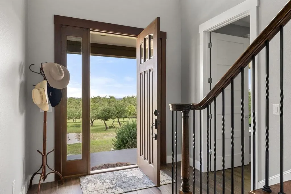 1051 Trailhead Circle Dripping Springs TX 78620